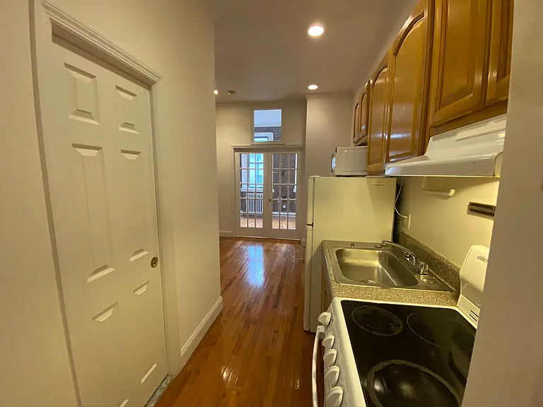 237 E 58th St #5B — Photo 10