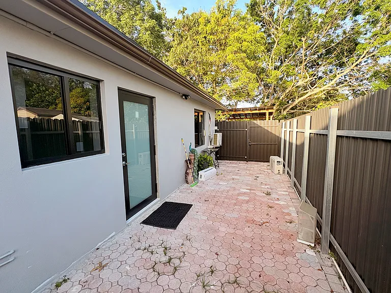 20123 NW 39th Ct #20123 — Photo 10