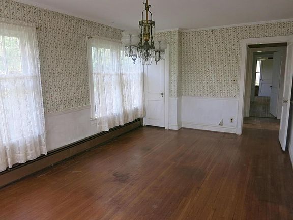 5th image of 31 W Stafford Ave