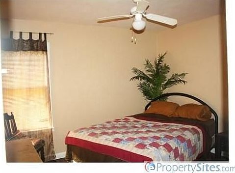 5th image of 4305 Green Grove Dr