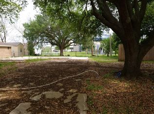 313 Linden St, Angleton, TX 77515