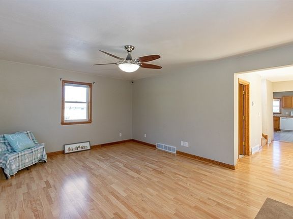 5th image of 322 N Augusta Ave