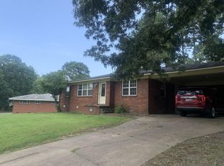 303 W 18th St, Russellville, AR 72801