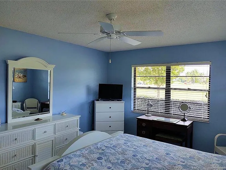 SE Sea Island Way — Photo 34