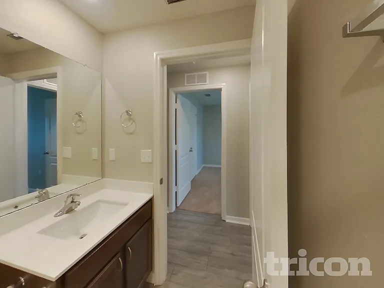 57 Pilgrim Dr — Photo 13