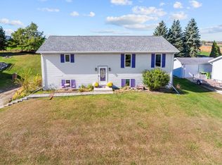 2419 Monroe St, NEW HOLSTEIN, WI 53061