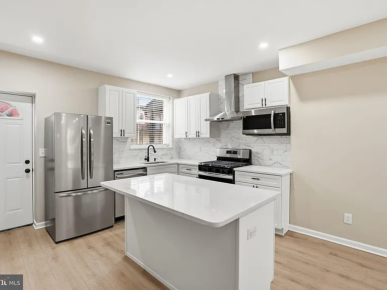 2710 Mura St — Photo 13