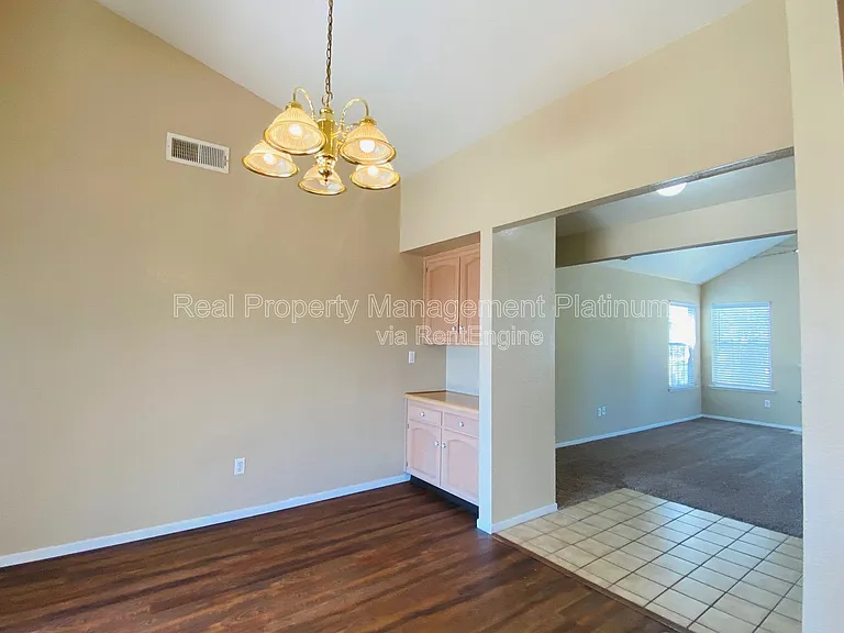 8153 N Cedar Ave #212 — Photo 3