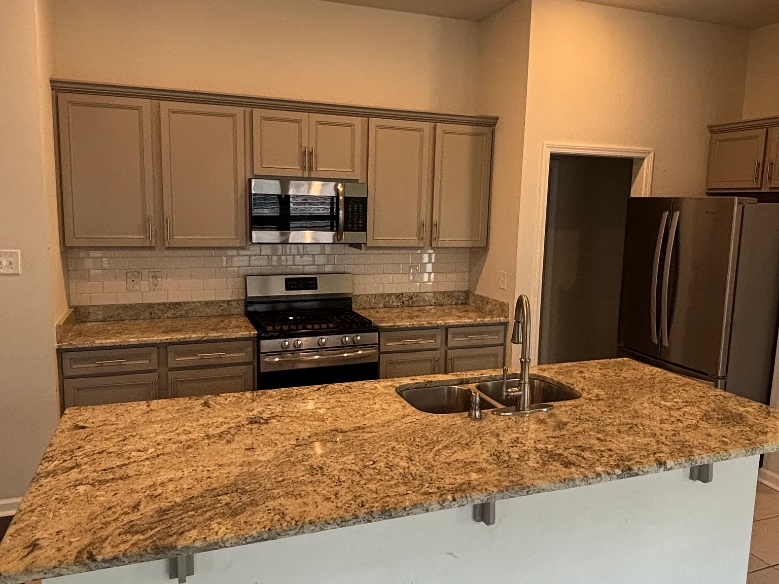 3 bed, 1650 sqft, $2,600 — Photo 4