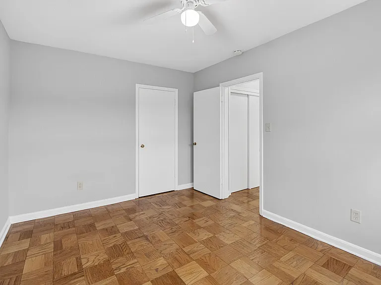 4550 Macarthur Blvd NW #302 — Photo 12
