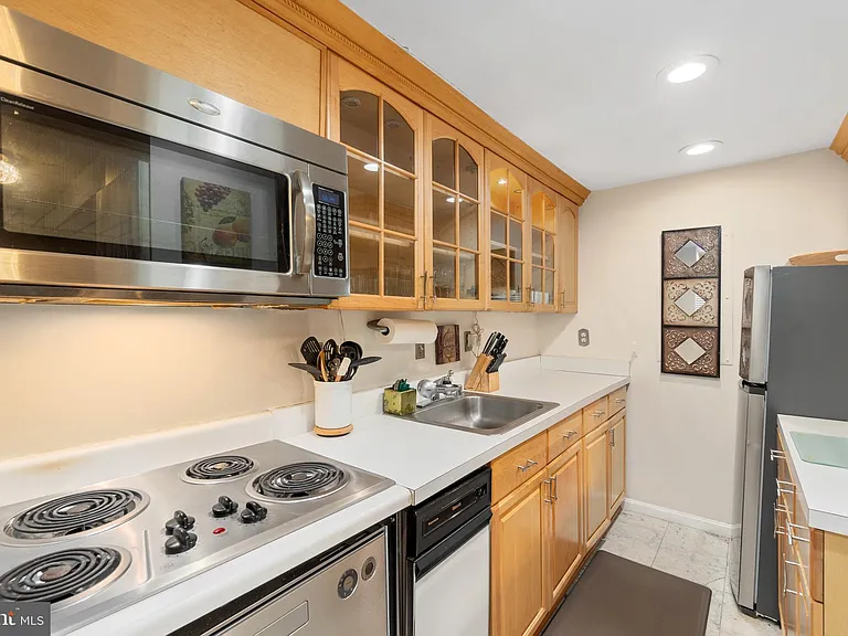 2145 California St NW #102 — Photo 12
