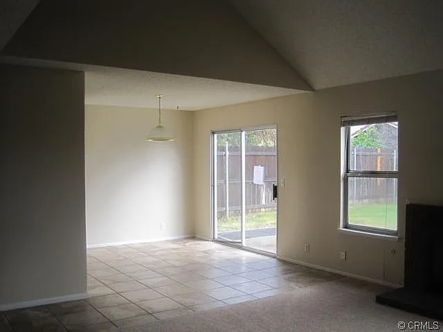 709 E Jackson St — Photo 2