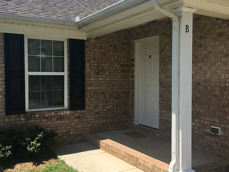 712 E Catawba St #B — Photo 2