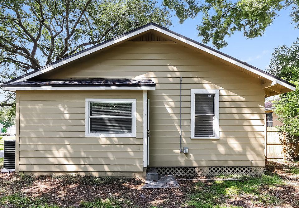 1st image of 3558 Dellwood Ave
