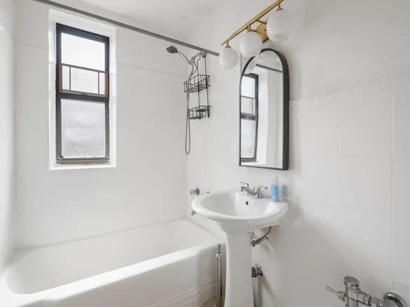 2420 Morris Avenue image 6 of 6