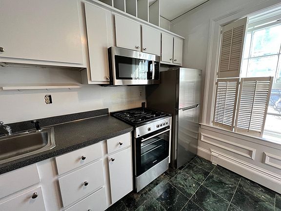 2nd image of 375 Lloyd Ave APT 2D