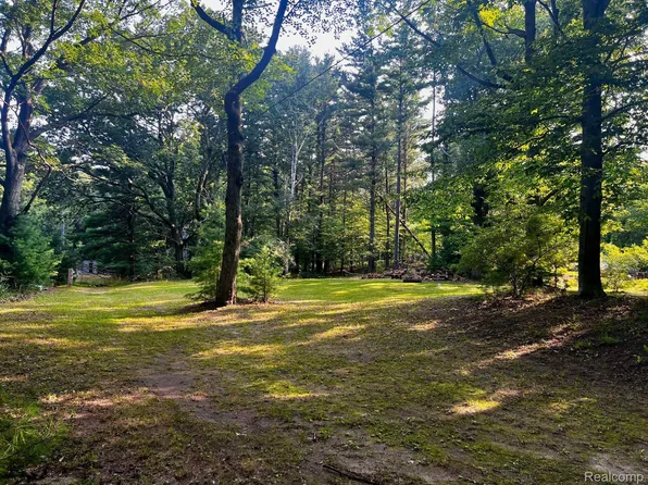 6570 W Sugar Grove Rd, Ludington, MI 49431