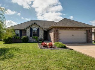 1916 E Latana Dr, Ozark, MO 65721