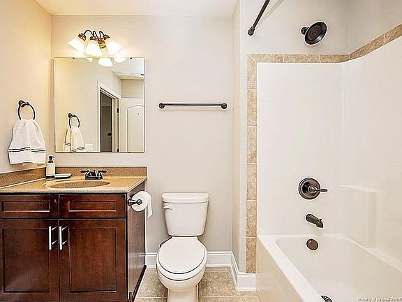 4th image of 308 Pinecrest Dr