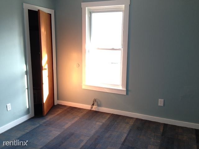 Bristol Ap 3E back bedroom