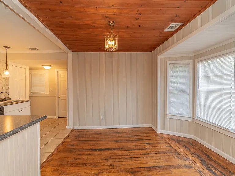 1110 Murphy St — Photo 11