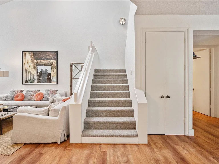 2585 Sheltingham Dr — Photo 27