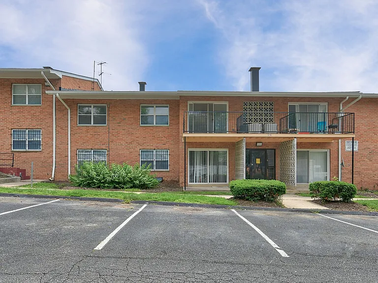 Woodington West Apartments — Photo 8