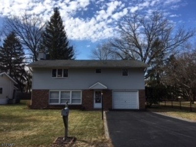 1st image of 4 Woodland Ave