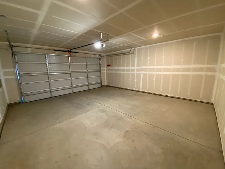 113 E Tyler Ave — Photo 24