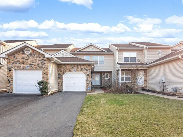 206 Falcongate Dr, Monmouth Junction, NJ 08852