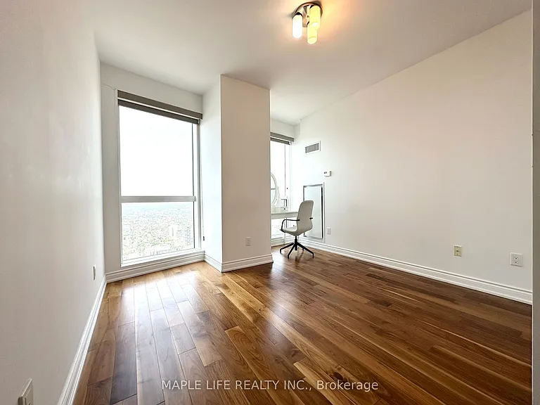 388 Yonge St #7110 — Photo 13