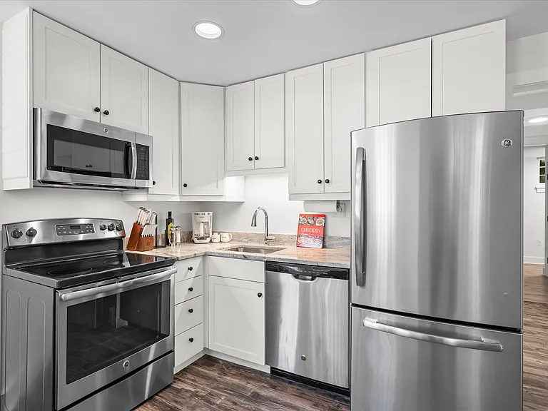 2957 Newark St NW #B — Photo 10