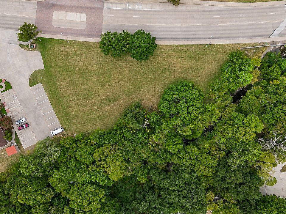 1st image of 525 Westpark Way