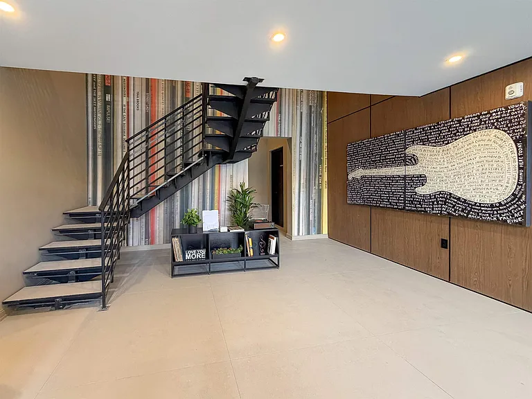 921 Madison St #204 — Photo 16
