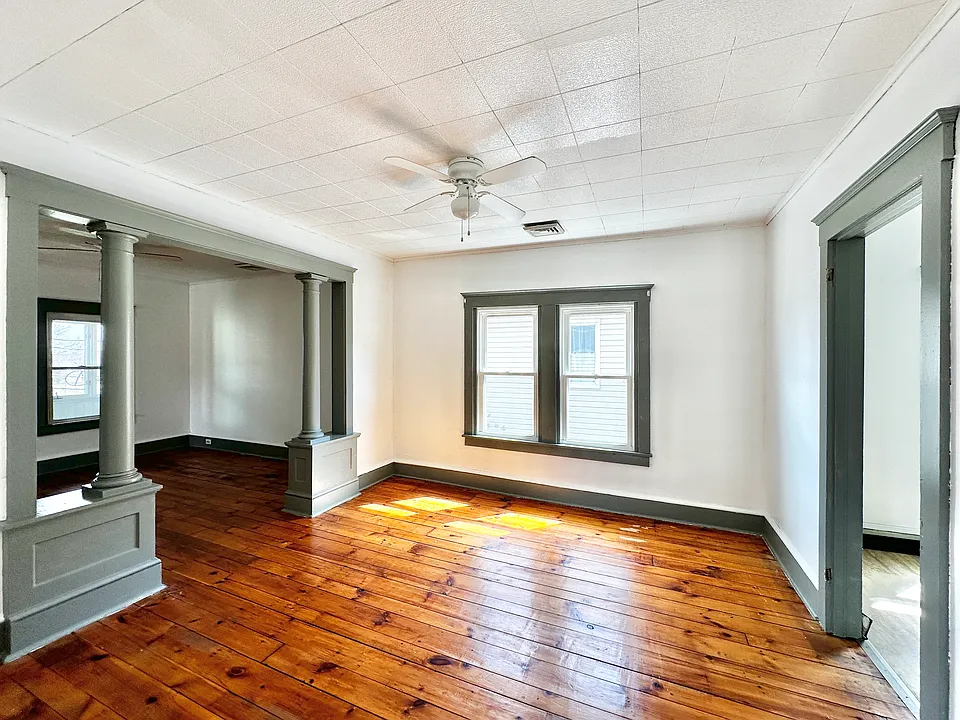 606 Main St #2
