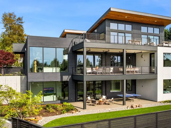 1032 89th Avenue NE, Bellevue, WA 98004