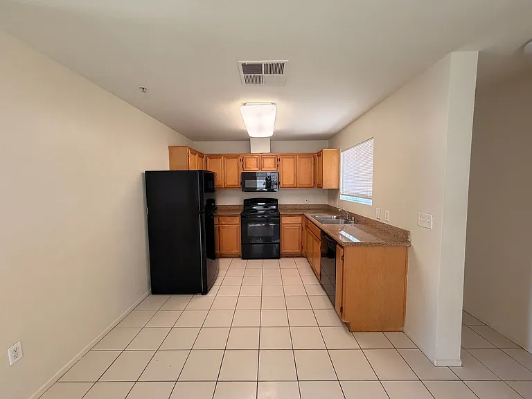 600 Hosking Ave #84 — Photo 3