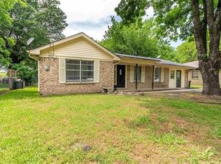 1460 6th St SE, Paris, TX 75460