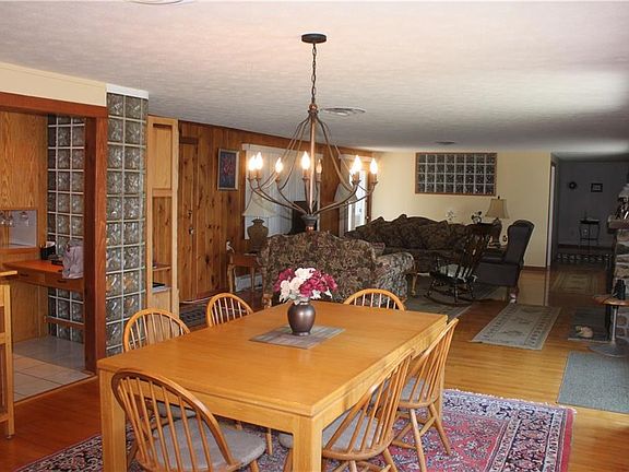 2nd image of 3684 Edgewood Dr