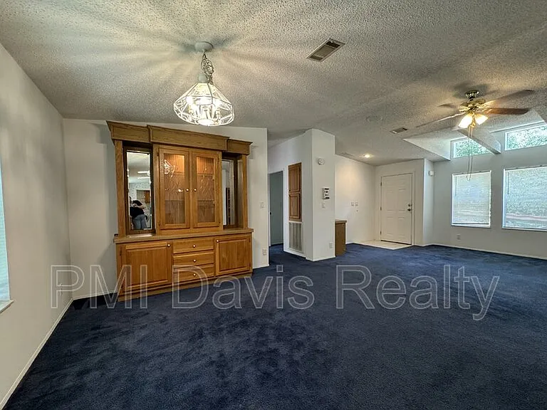 149 Aster Ave — Photo 4