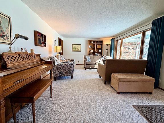 4th image of 1502 Indian Hill Rd