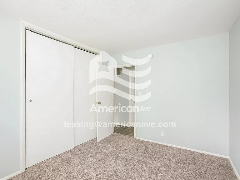877911_009_main_bedroom_12742495.jpg