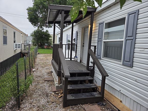 2nd image of 1812 W 13th St