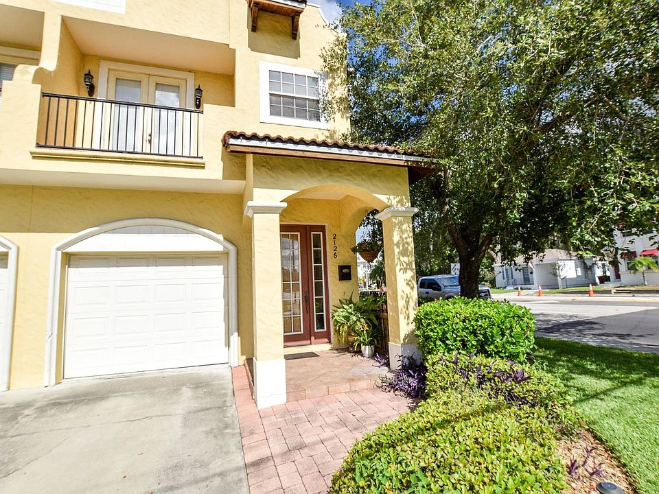 1st image of 2126 University Dr #4