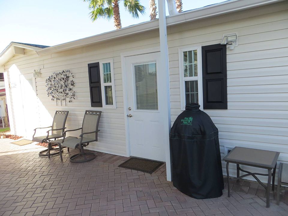 2nd image of 2725 Saint George Dr