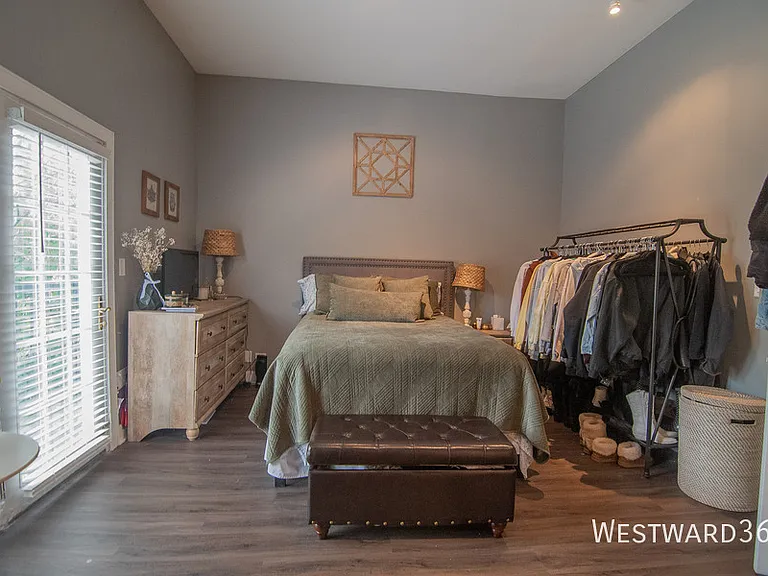2733 N Wayne Ave #2 — Photo 12