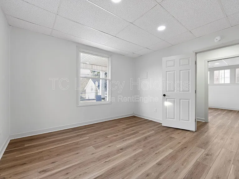604 Hart St — Photo 13
