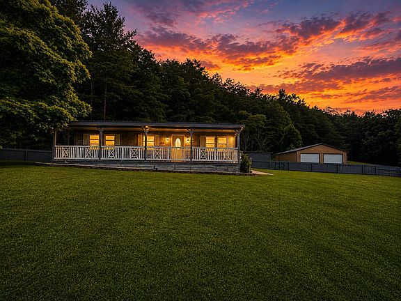3rd image of 4703 Shady Ln