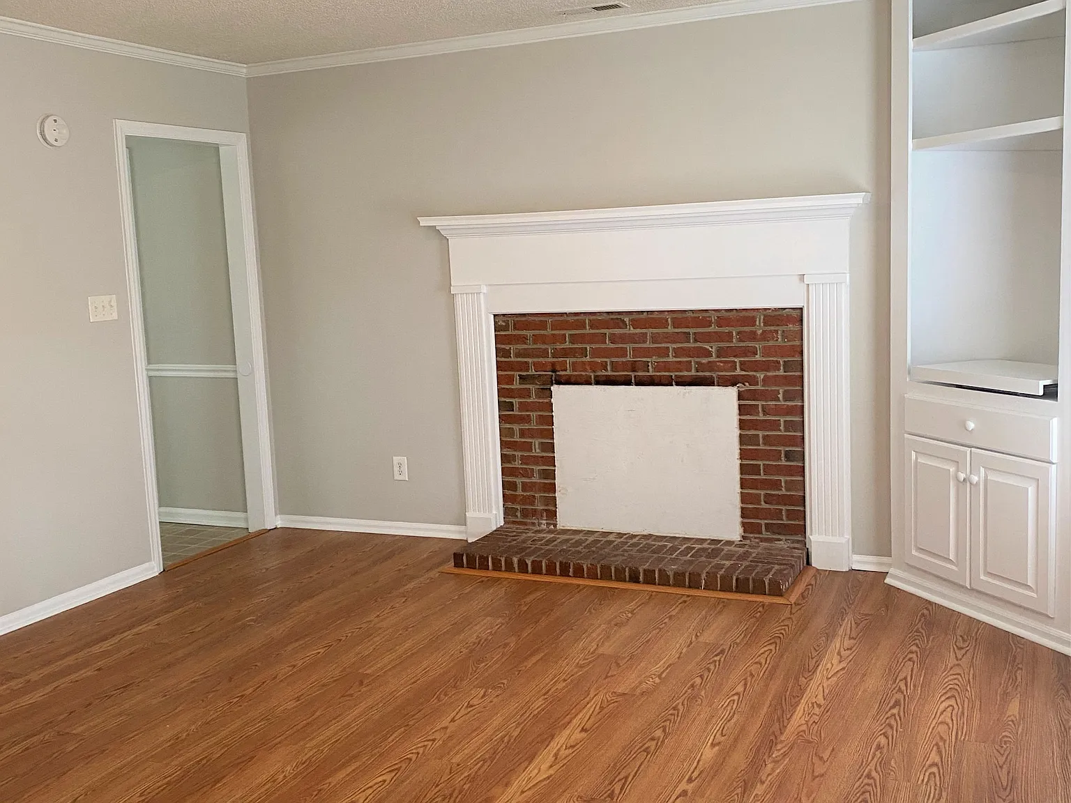 4 bed, 2.5 bath, 1634 sqft, $1,975 — Photo 3