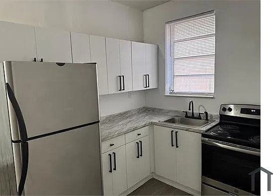 1528 NW 3rd St — Photo 1